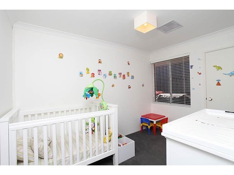 2,11 Muir Street, Innaloo WA 6018