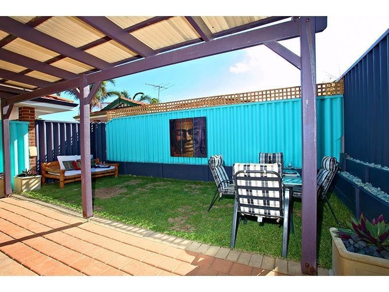 2,11 Muir Street, Innaloo WA 6018