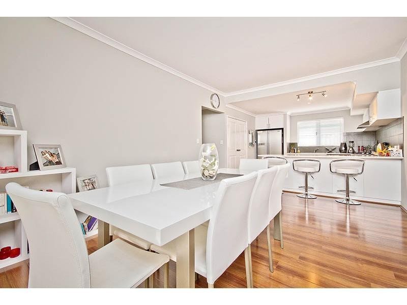 44 Bordeaux Parade, Piara Waters WA 6112