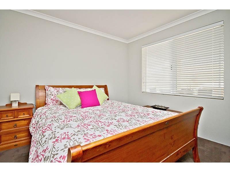 44 Bordeaux Parade, Piara Waters WA 6112