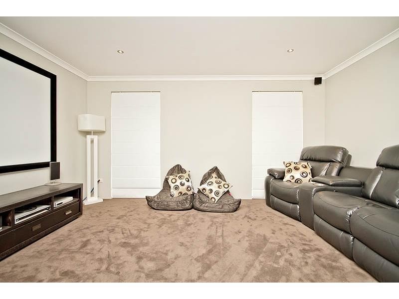 44 Bordeaux Parade, Piara Waters WA 6112