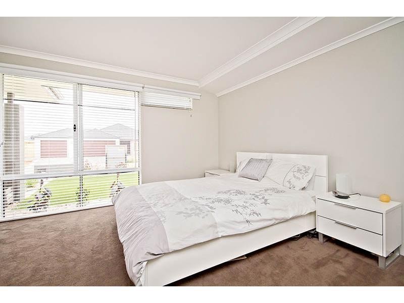 44 Bordeaux Parade, Piara Waters WA 6112