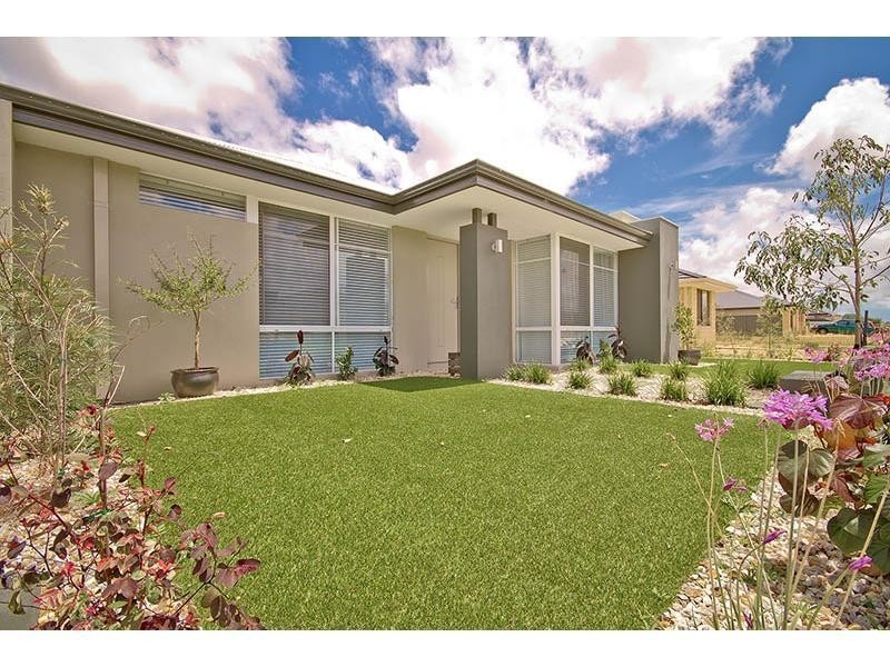 44 Bordeaux Parade, Piara Waters WA 6112