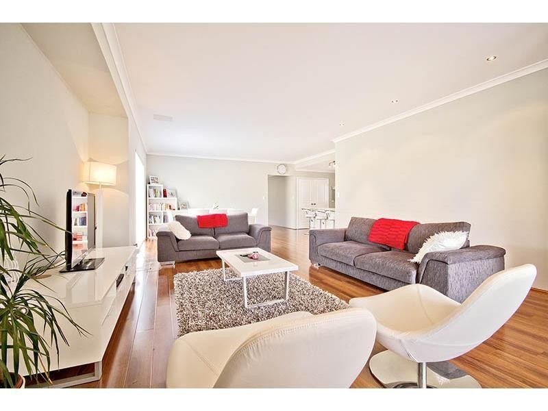 44 Bordeaux Parade, Piara Waters WA 6112