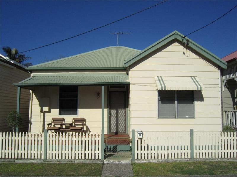 9 Gulliver Street, Hamilton NSW 2303