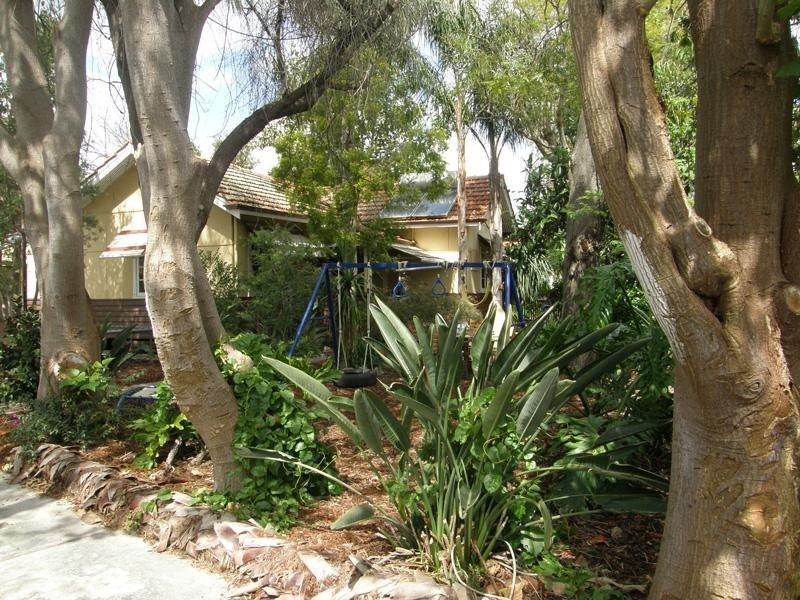2 Balfour Road, Swan View WA 6056