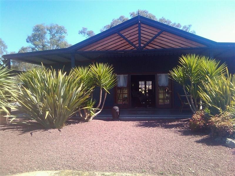 11 Ahern lane, Pratten QLD 4370