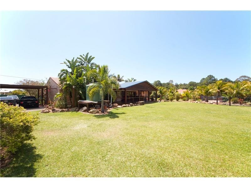 10 Taksan Place, Ningi QLD 4511