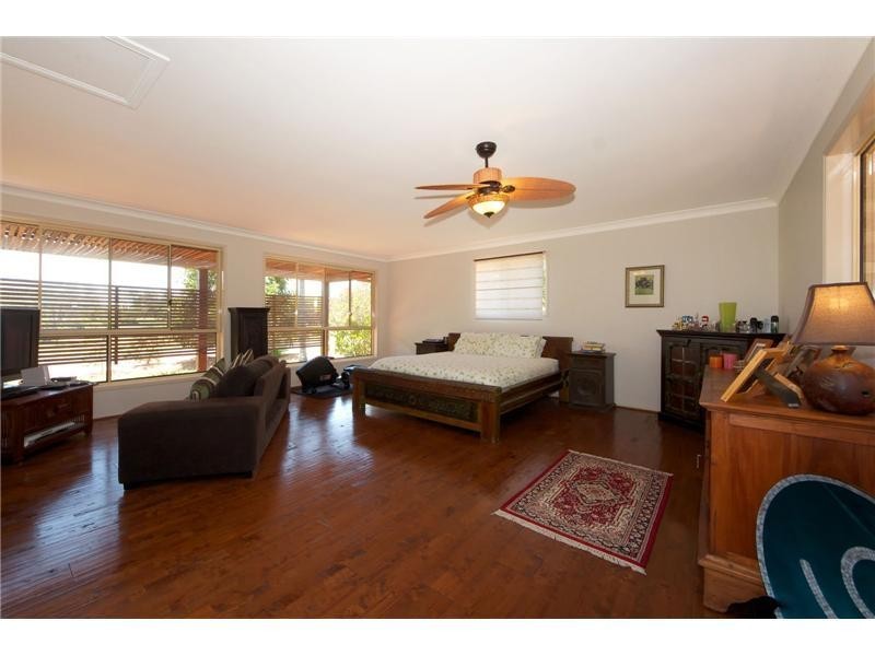 10 Taksan Place, Ningi QLD 4511