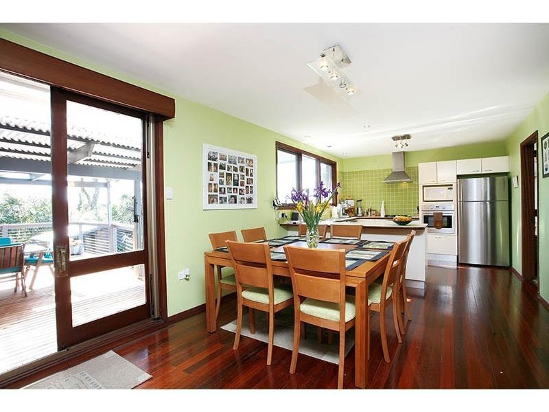 15 Peak Street, Bateau Bay NSW 2261