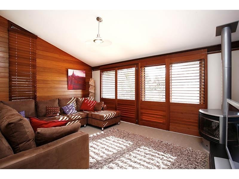 15 Peak Street, Bateau Bay NSW 2261