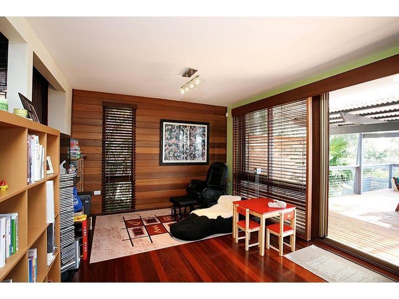 15 Peak Street, Bateau Bay NSW 2261