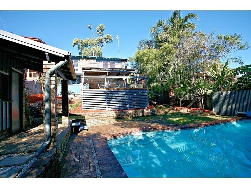 15 Peak Street, Bateau Bay NSW 2261