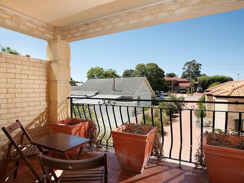 25b Bourke Street, Yokine WA 6060