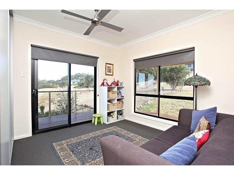 4 Mitchell Heights, Normanville SA 5204