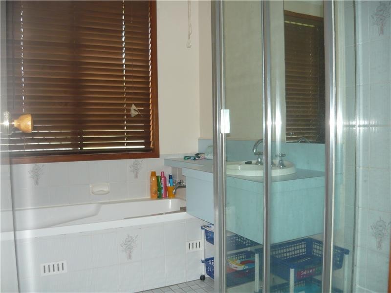 11 Sherwood Close, Bateau Bay NSW 2261