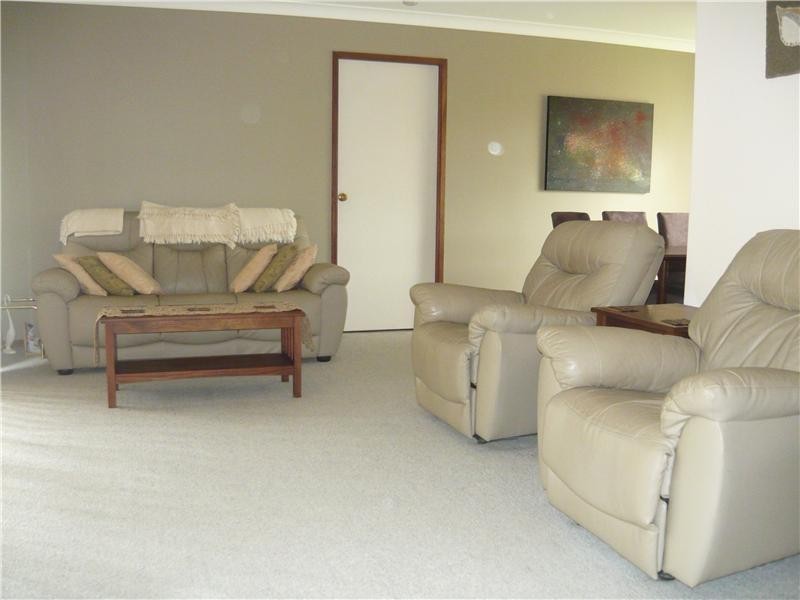 11 Sherwood Close, Bateau Bay NSW 2261