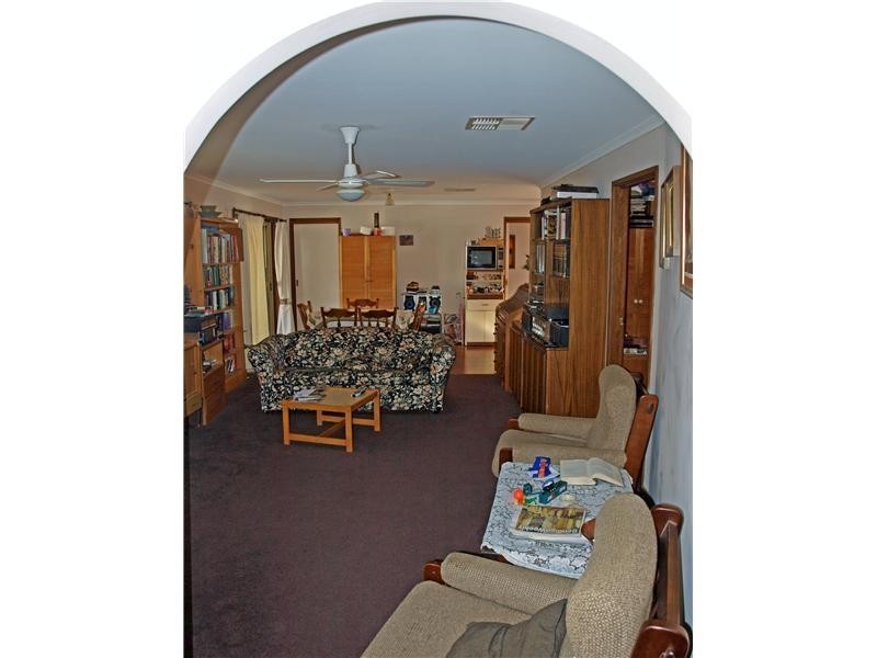 8 Taplan Court, Golden Square VIC 3555