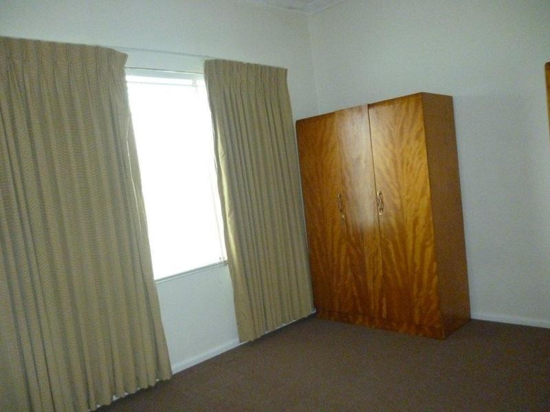 2/28 Lawrence Street, Ardeer VIC 3022