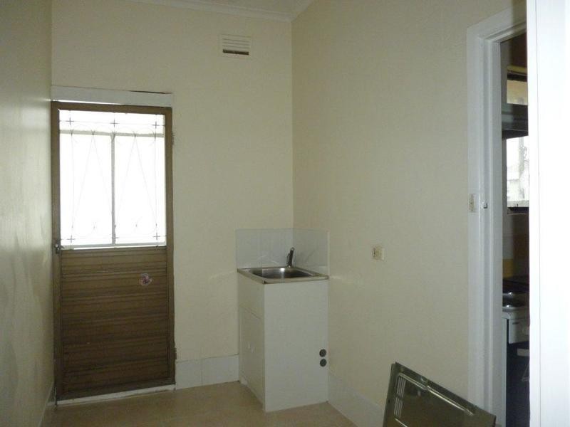 2/28 Lawrence Street, Ardeer VIC 3022