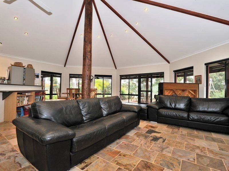 1010 Reen Road, Gidgegannup WA 6083