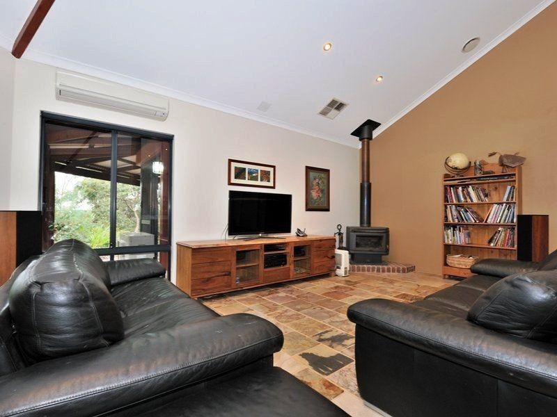 1010 Reen Road, Gidgegannup WA 6083