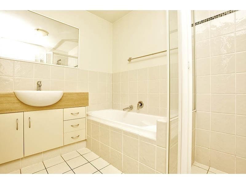 43/24 Slatyer Avenue, Bundall QLD 4217