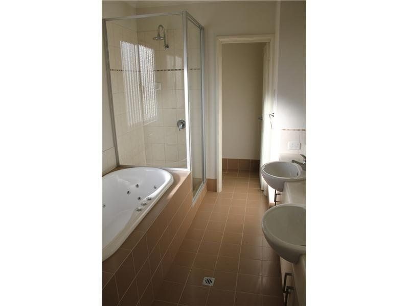 151 Darwin Terrace, Dudley Park WA 6210