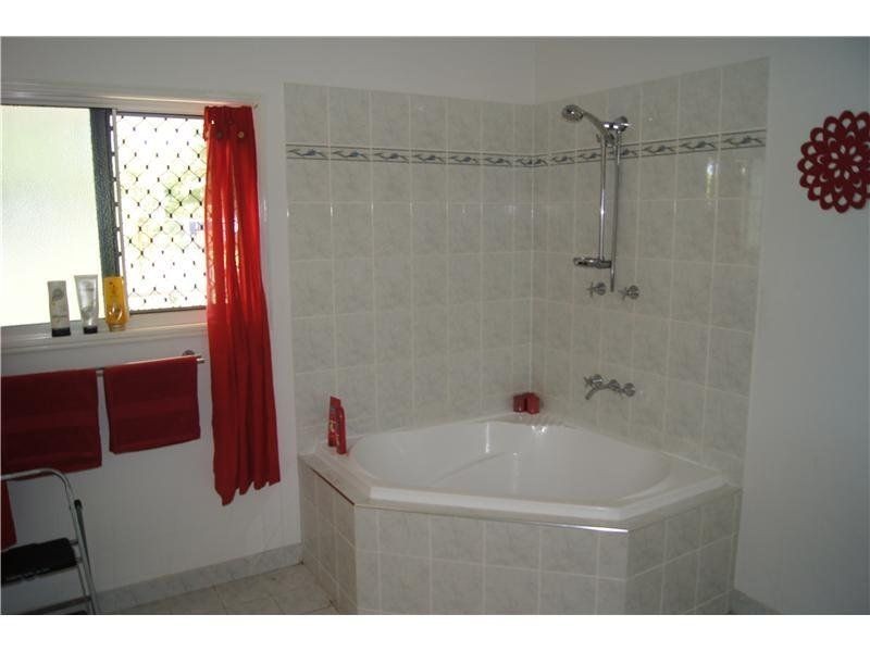 16 Toolakea Beach Road, Bluewater QLD 4818