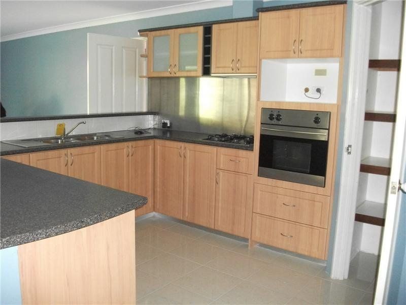 8 Blaxland Elbow, Seville Grove WA 6112