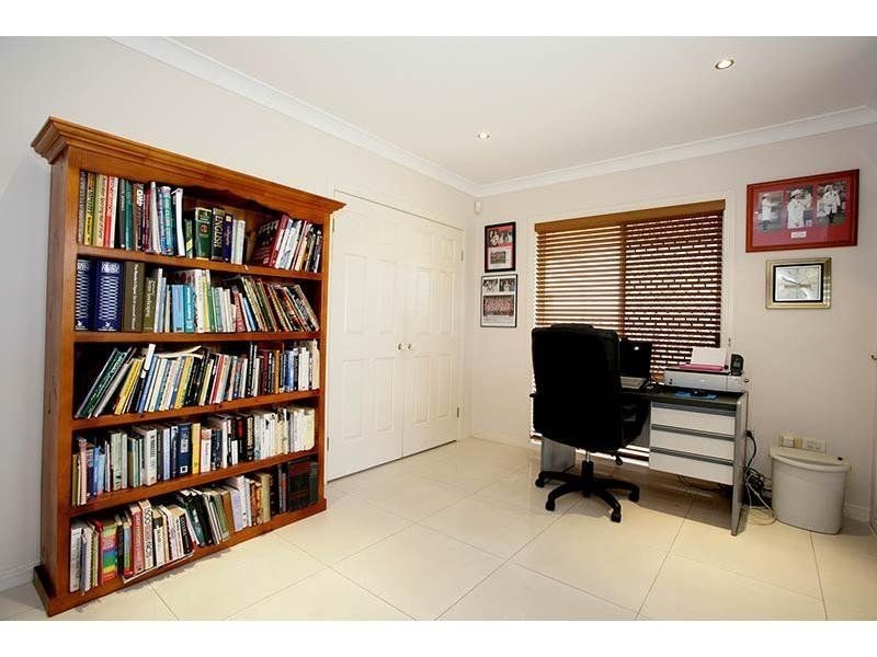 20 Compass Court, Raby Bay QLD 4163