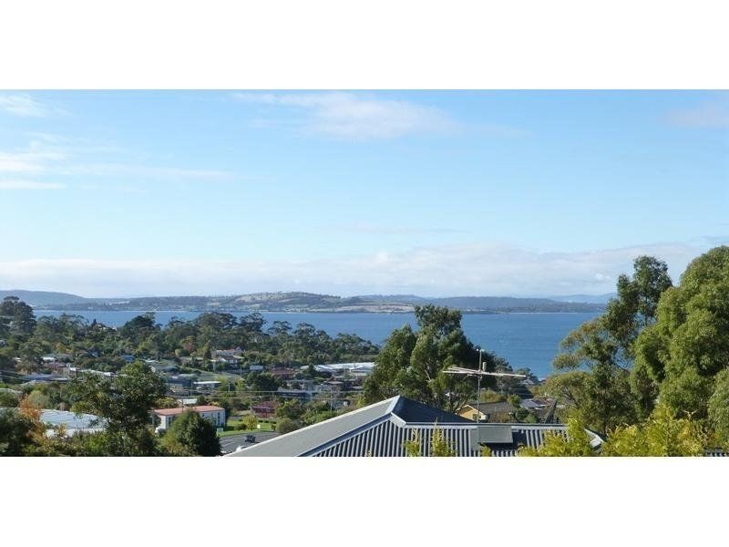 19 Diamond Drive, Blackmans Bay TAS 7052