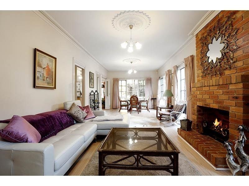 2/2 Wolseley Close, Mont Albert VIC 3127
