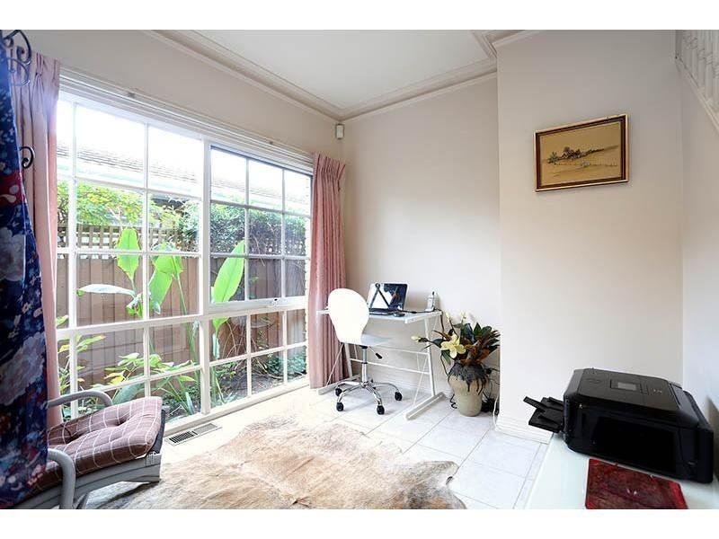 2/2 Wolseley Close, Mont Albert VIC 3127