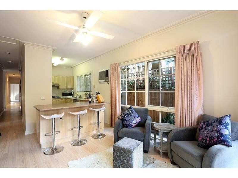 2/2 Wolseley Close, Mont Albert VIC 3127