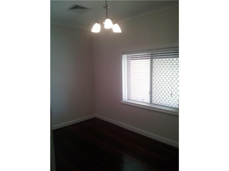 1 Welwyn Avenue, Manning WA 6152