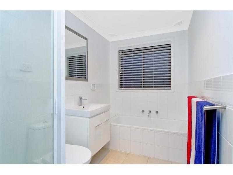 100 Cropley Drive, Baulkham Hills NSW 2153
