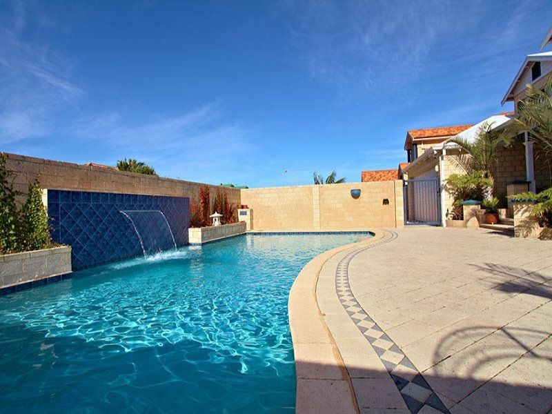 14 Ronsard Drive, San Remo WA 6210