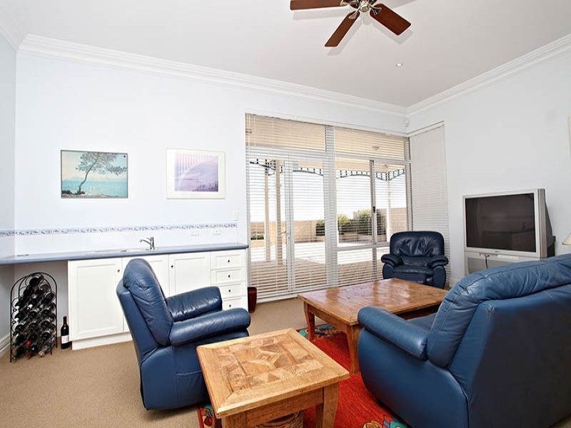 14 Ronsard Drive, San Remo WA 6210