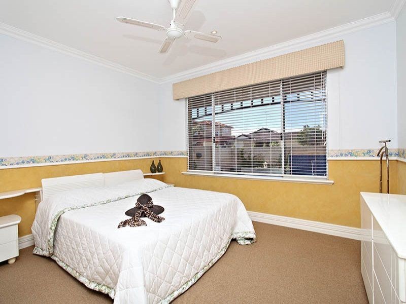 14 Ronsard Drive, San Remo WA 6210