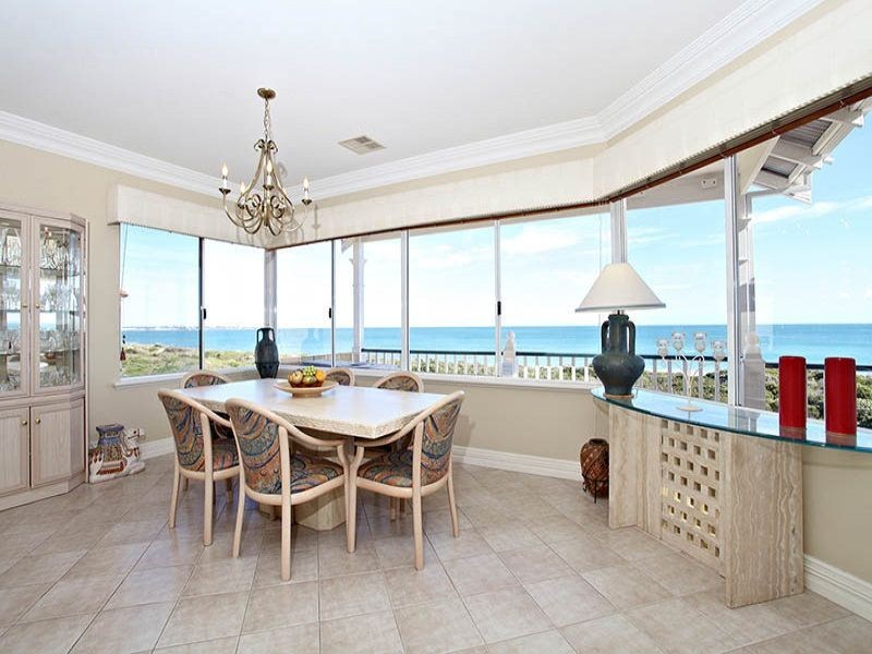 14 Ronsard Drive, San Remo WA 6210