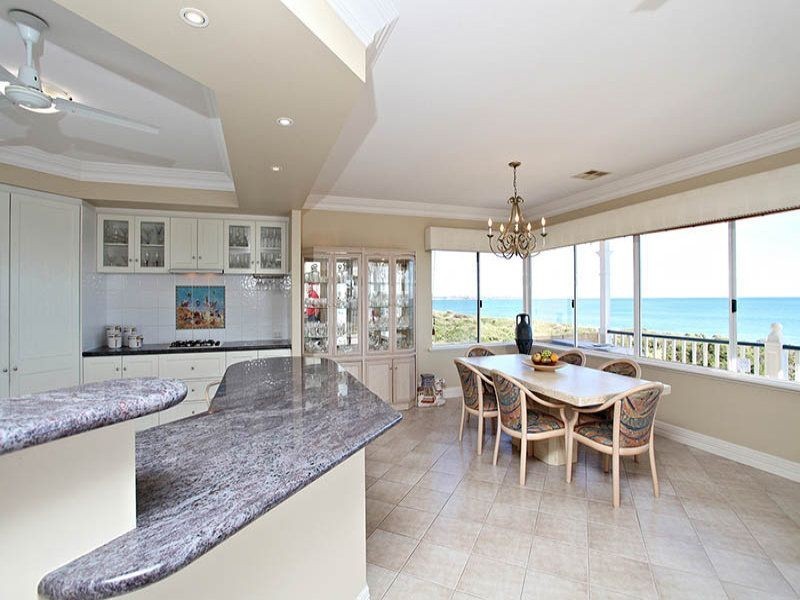 14 Ronsard Drive, San Remo WA 6210