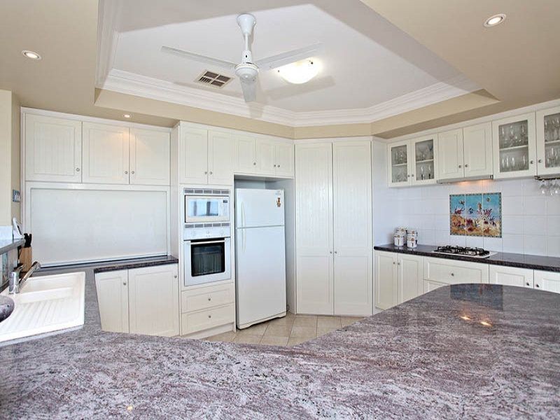 14 Ronsard Drive, San Remo WA 6210