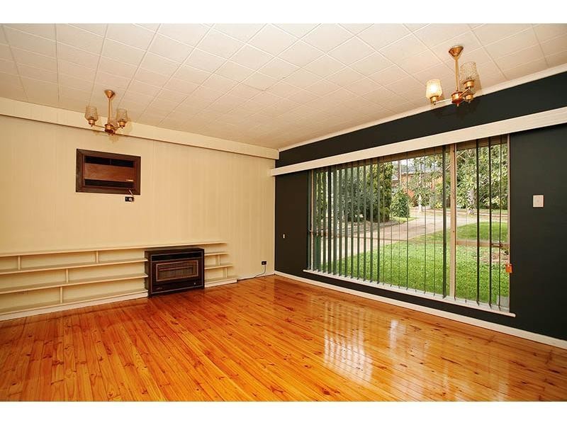 4 Allen Drive, Para Hills SA 5096