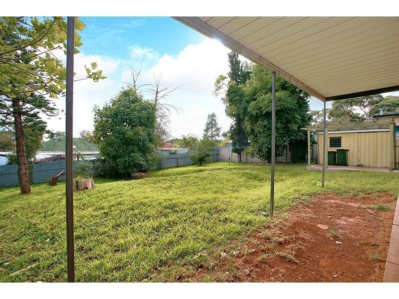 4 Allen Drive, Para Hills SA 5096