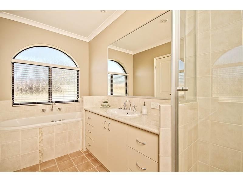 74A Leslie Street, Dudley Park WA 6210