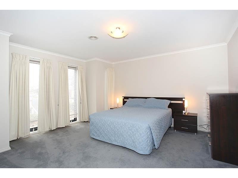 31 Chardonnay Drive, Skye VIC 3977