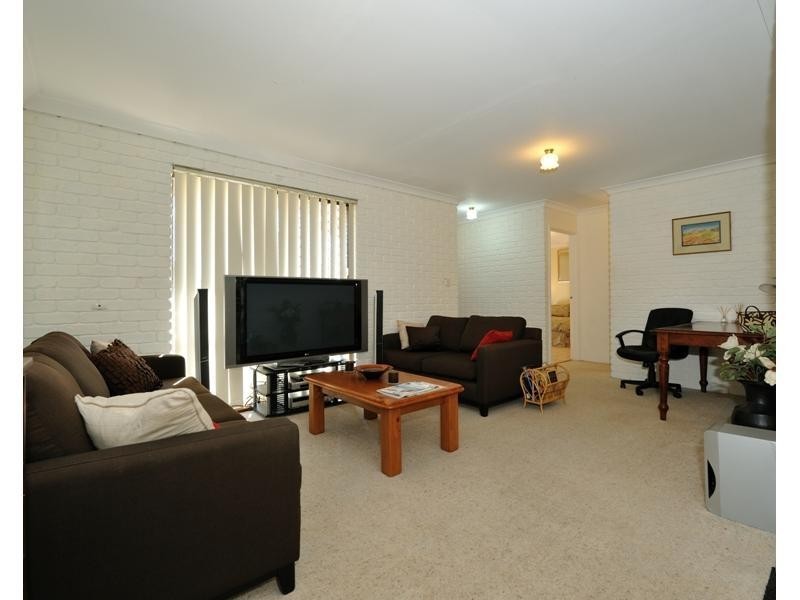 1 Varley Crescent, Cooloongup WA 6168