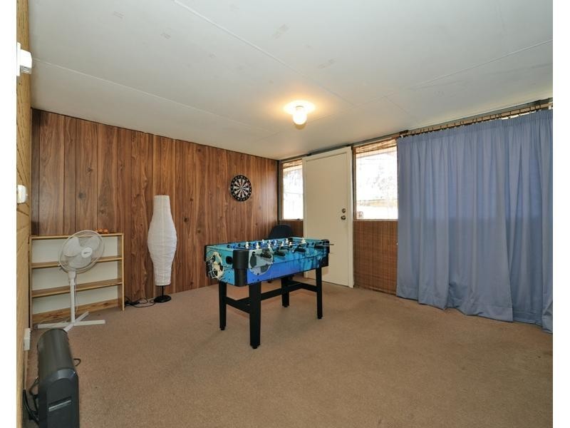1 Varley Crescent, Cooloongup WA 6168
