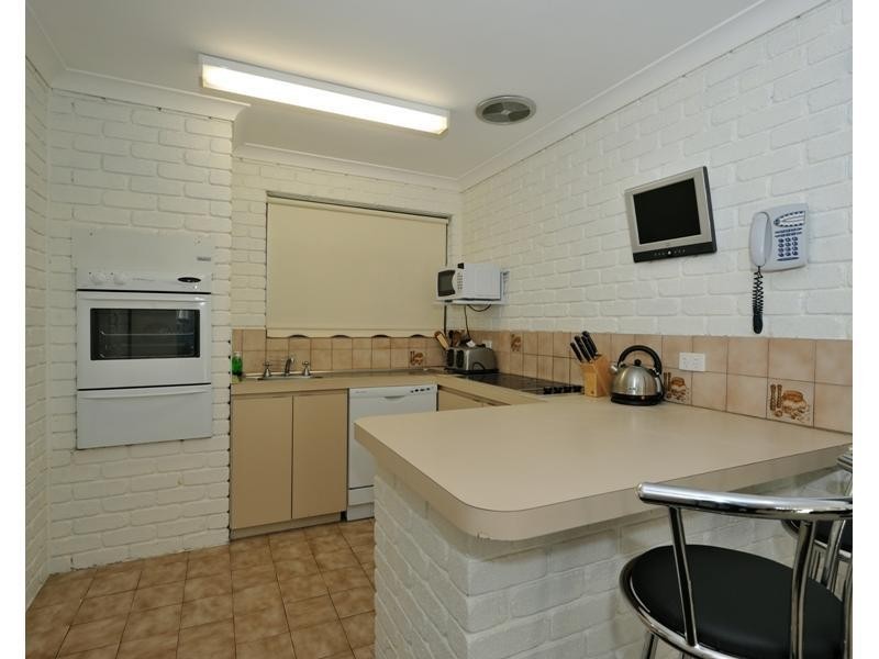 1 Varley Crescent, Cooloongup WA 6168